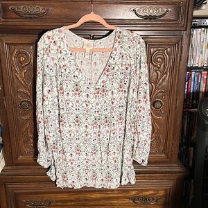 St. John's Bay Floral Women's Top - Red and White